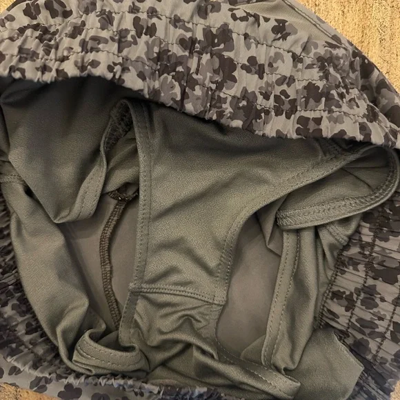 MESH RACER RUN MID RISE 4 SHORT - Picture 9 of 13